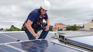 Carro Movido a Sol? Sim, totalmente abastecido com energia solar!