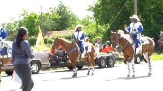 preview picture of video 'OKMULGEE RODEO PARADE LINE UP (5)'