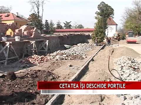 CETATEA ÎŞI DESCHIDE PORŢILE