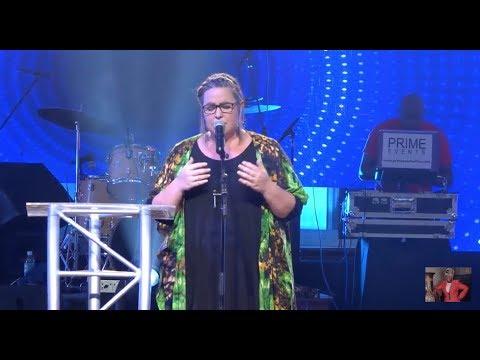 Rebekah Dawn - Kutembea Nawe (Worship Experience with Sinach)