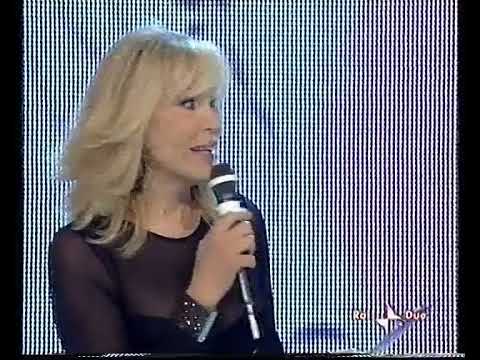 AMANDA LEAR - Introduces Models (Piazza Grande 2004 Italy TV)