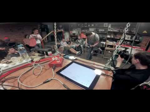 AVANTSHOP Acoustic Session - Marshall Art - My Monkey Drives a Maserati