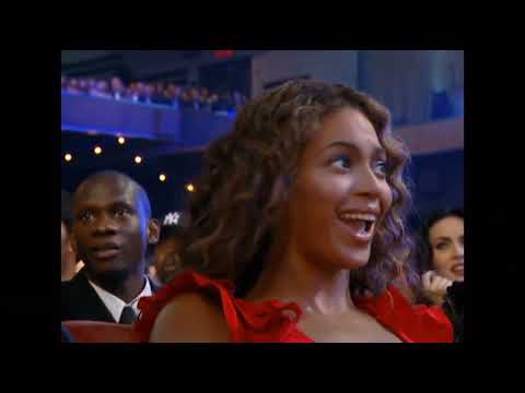 Kanye West interrupts Taylor Swift during the VMA Awards (Miss Americana Clip)