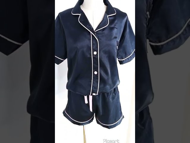 Vídeo relacionado con Conjunto de pijama de satén de manga corta para hombre con pantalones cortos, gris, M