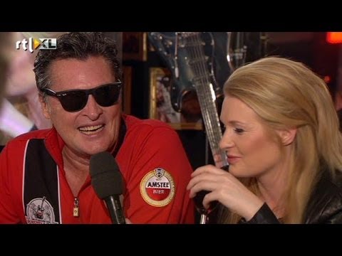 Barry Hay ziet Miss Montreal wel zitten - RTL LATE NIGHT