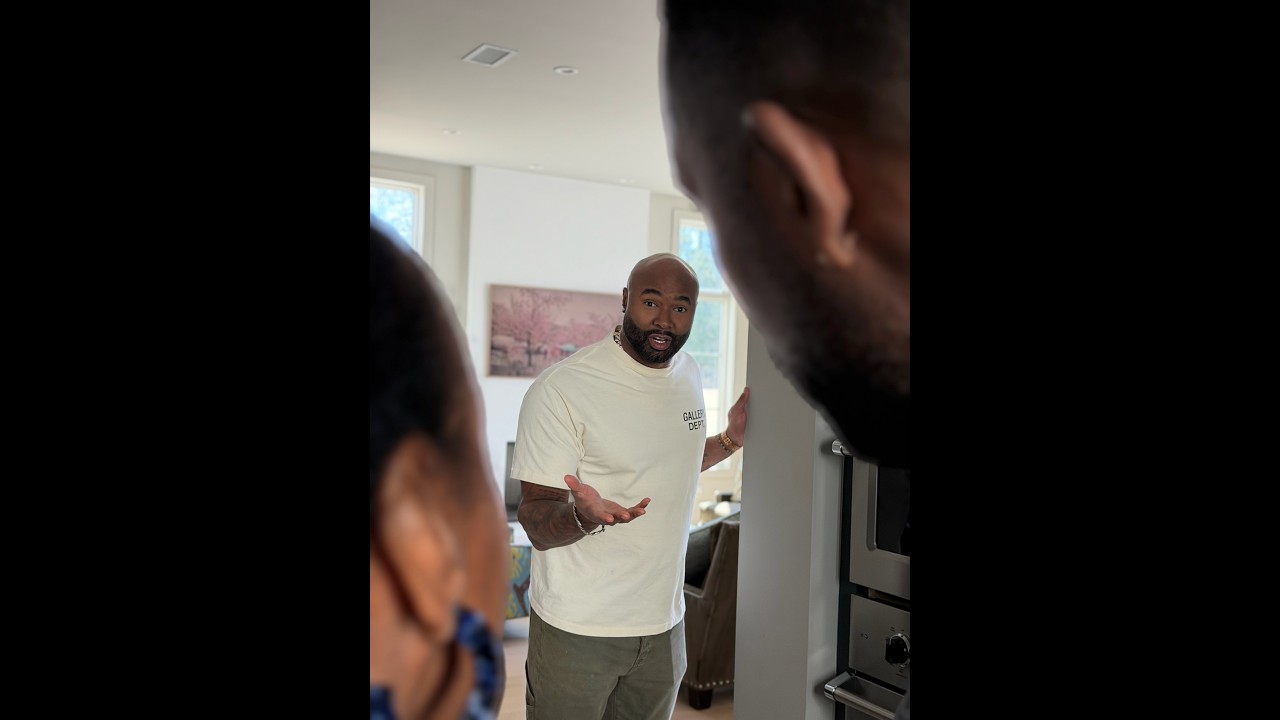 When Mike catches Jacoby and Ms. Gladys cooking in his kitchen!