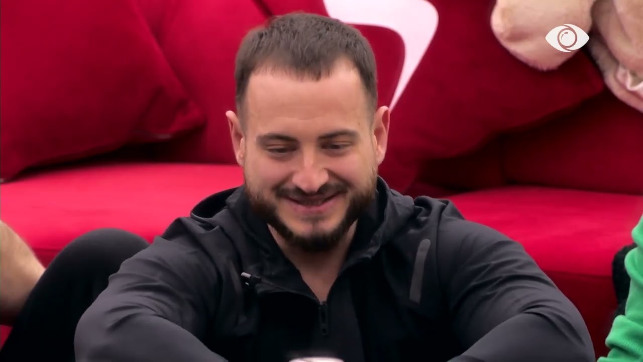 Xumi tregon “stuhinë” e jetës së tij: Disa djem u munduan të më rrëmbenin