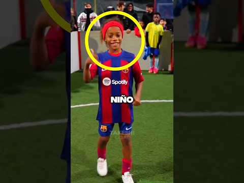 El niño que parece el clon de Ronaldinho #futbol #short