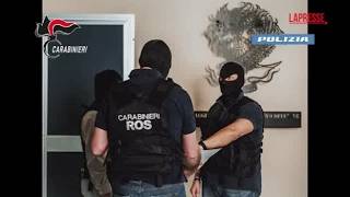 Esaltavano suprematisti in chat e preparavano attentati: 14 minori perquisiti