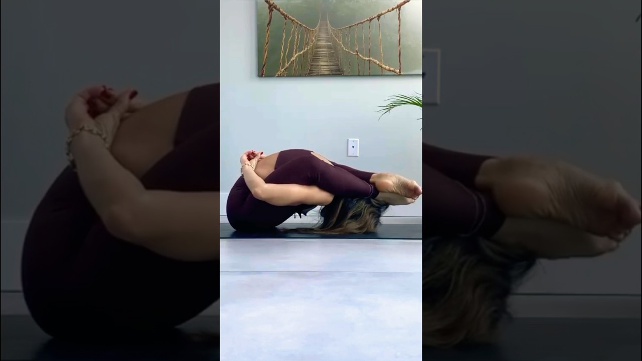How to yoga Supta Kurmasana to stimulate your back muscles and improve your digestion. #yoga