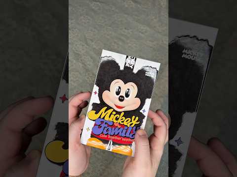 Mickey Family Popmart Keychain🐭 #unboxing #popmart #blindbox #mickeymouse #mickeyfamily