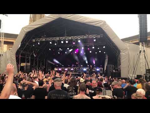 Halifax Piece Hall koncert 12 Anglia