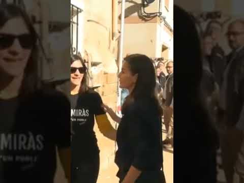 Reyes en Chiva, visita domicilios siniestrados