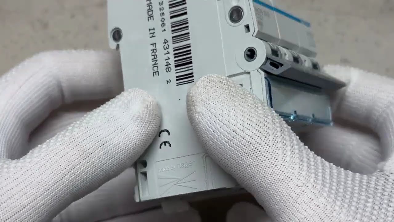 Автоматичний вимикач Hager MCN332 С 3p 32А