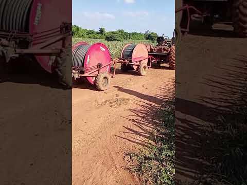 Será que o equipamento é bom? Produtor com três carretéis Irrigat em Floresta do Araguaia no Pará