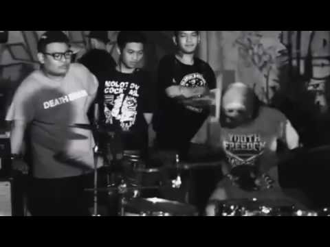THE SHANTOSO Live Footage At LAUNCHING ALBUM JJ SKATEPARK 2nd APRIL 2014 video by Anggi from RTS