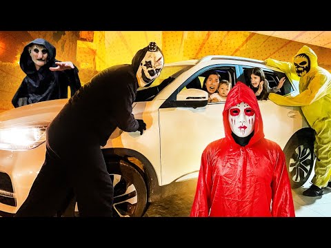 ★ NOS TRANCAMOS NO CARRO PARA FUGIR DOS VILÕES QUE VIERAM ATRÁS DA ISADORA E MASUDINHA ★