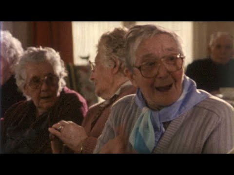 Grève des Penn Sardin de Douarnenez : Hier et aujourd'hui — Les Filles de la Sardine, (Hélia, 2001)