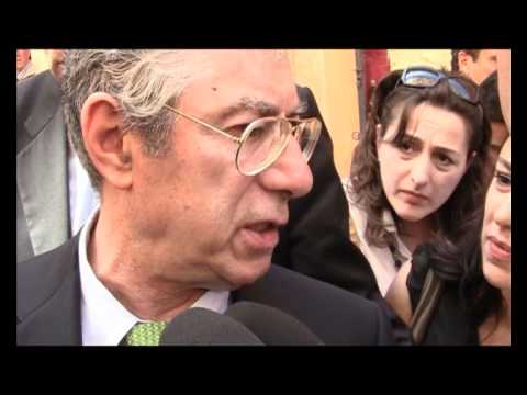 Bossi: "Pisapia is crazy"