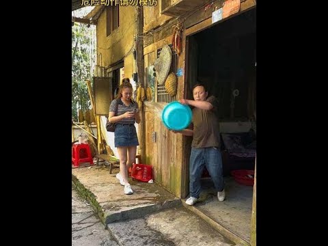 Spilled with a bucket of water! Funny video