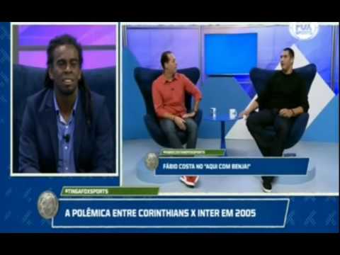 Tinga, o jogador colorado falou: “não foi pênalti, Márcio, mas não me expulsa não”.