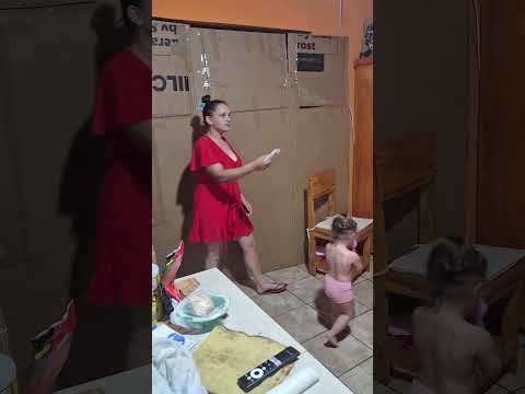 Hace calor y toca improvisar #calor #aireacondicionado #bajos #bajosrecursos