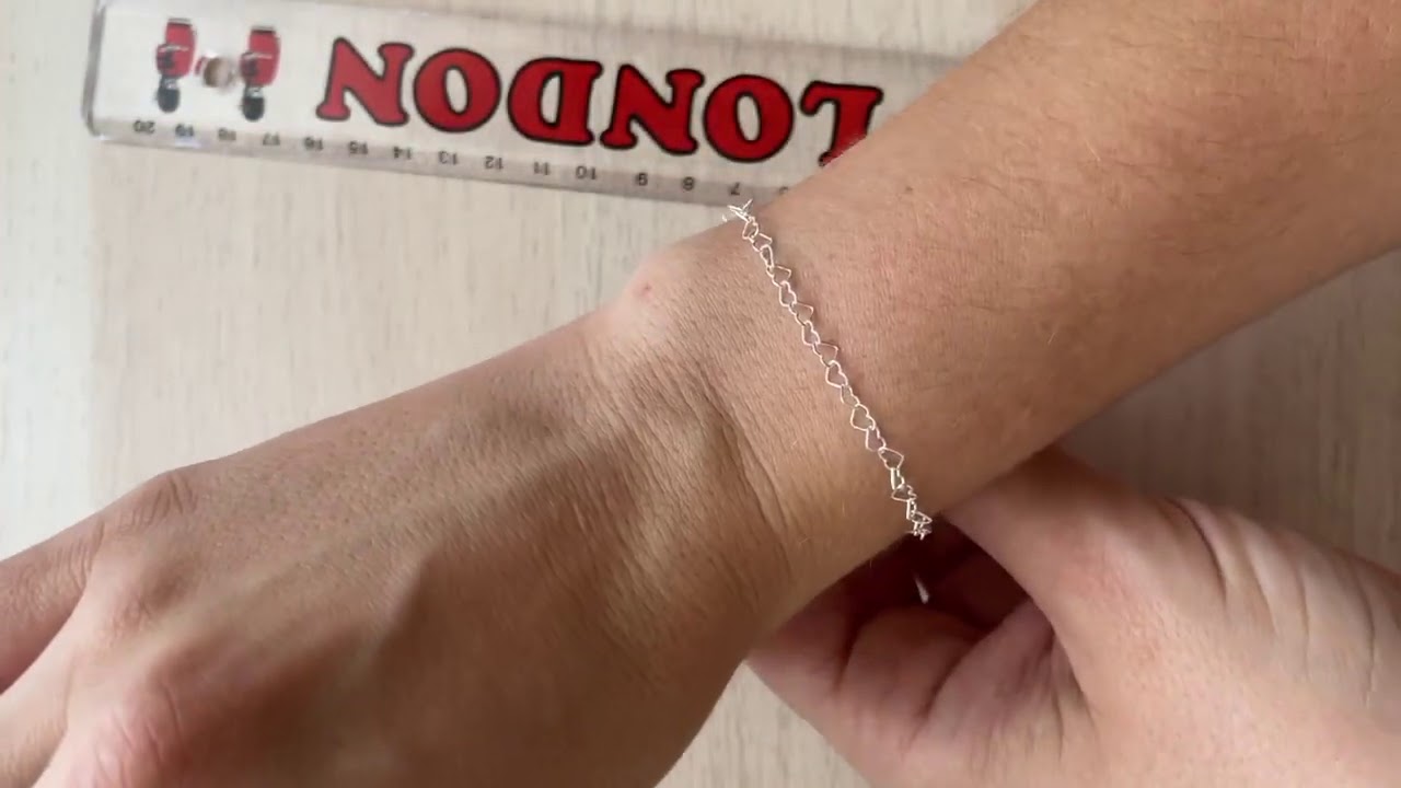 Watch Crea tu pulsera o gargantillas de corazones! ❤😍 Now Crea tu pulsera o gargantillas de corazones! ❤😍