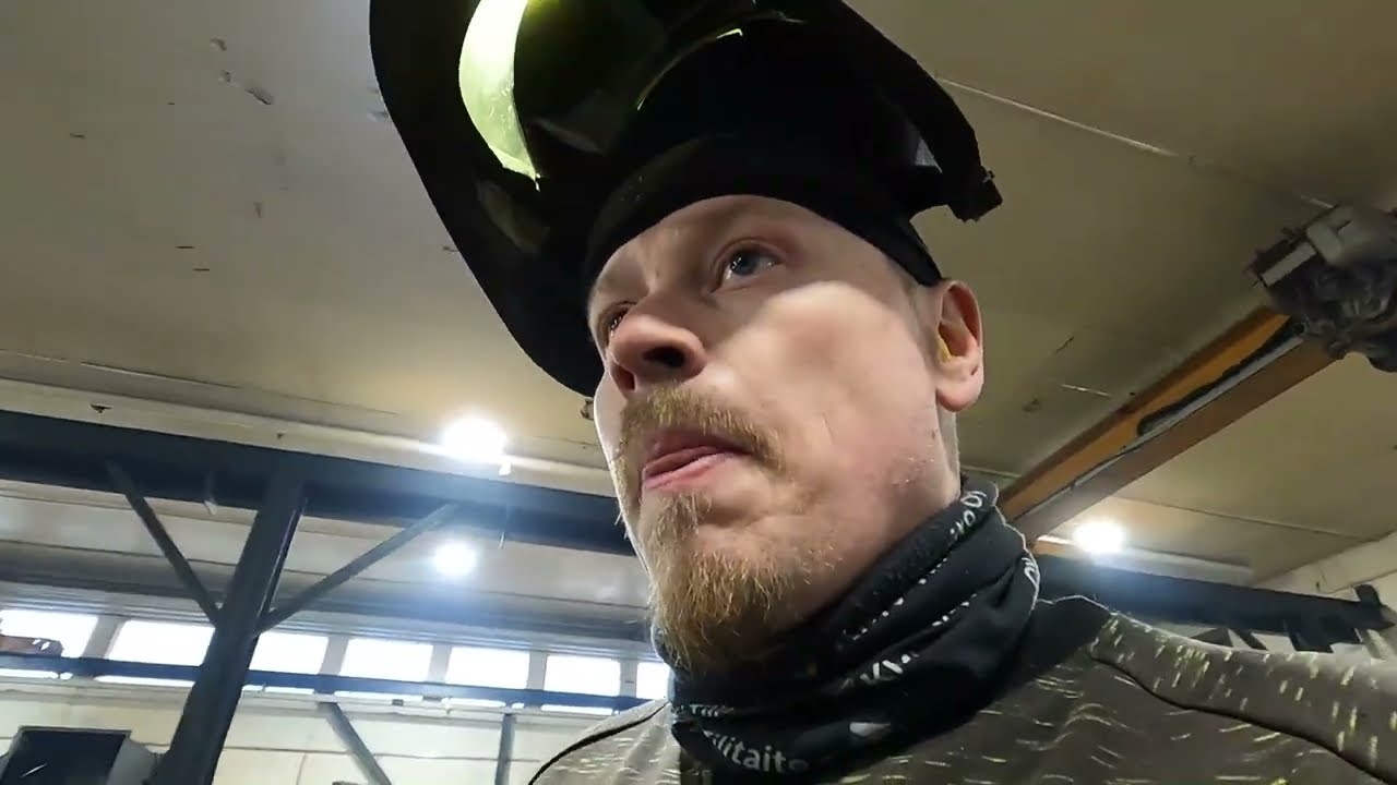 Kauhaan huulen ja pohjan vaihto.