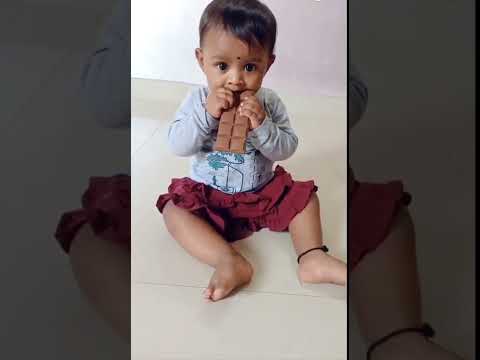 Dhriti eating chocolate🍫🍫 // 9month's baby eating chocolate