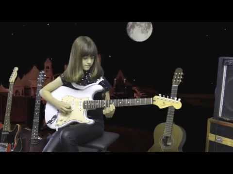 LORENA BRACO - 10 anos - NIGHTS IN WHITE SATIN - The Moody Blues - The Shadows Style