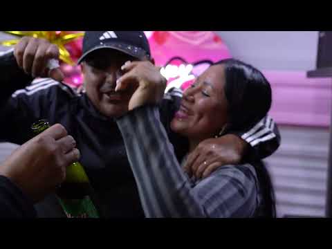 AMOR DE CHIQUILLOS - EL REY VICO Y SU GRUPO KARICIA...FELIZ CUMPLEAÑOS "CARMENCITA GONZALES"