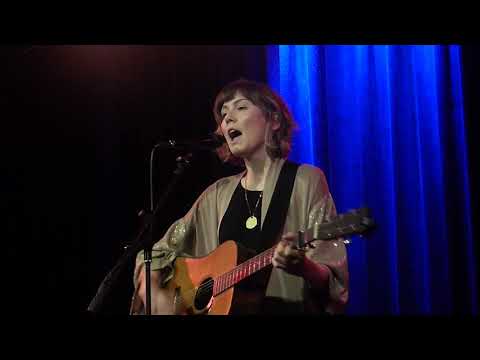 MOLLY TUTTLE - Gentle On My Mind - Bristol Folk House - 12th April 2019