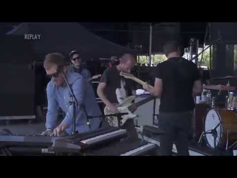 Videoclip de Miracle Mile (Live) — Cold War Kids