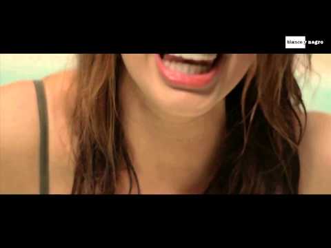 Brighi Feat. Snoop Dogg - Play Me Like A Violin (Official Video)