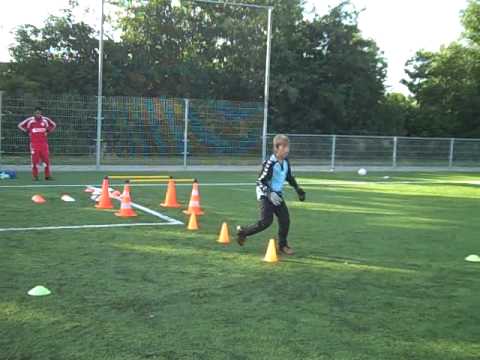 Kay Hilverink in keepertraining bij Arben Kasolli