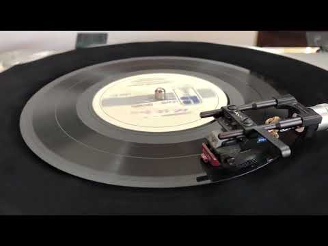 Sujatha Attanayake & Angeline Gunathilake: Kawudo Mey Aawe (Film: Thushara)