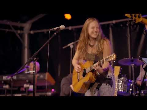 Cynthia Nickschas & Friends - Schissig (Kein Liebeslied) live