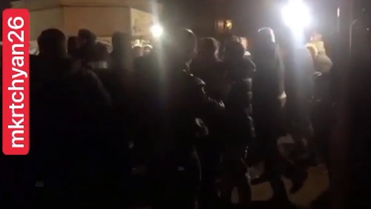 Ծեծկռտուք ցուցարարների և վարչապետի աջակիցների միջև