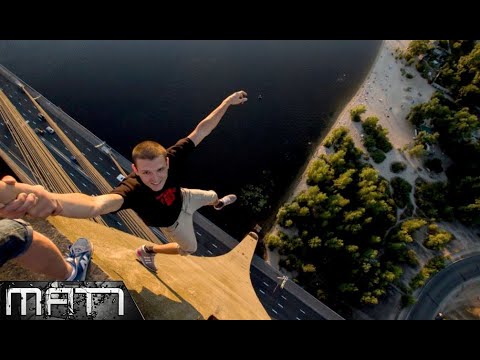 7 WORLD'S MOST DANGEROUS DAREDEVIL STUNTS