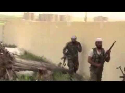 اقتحام  لواء فرسان الفرات  لمساكن الضباط في عين عيسى