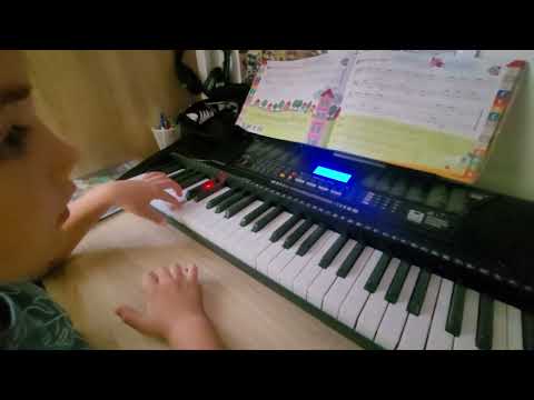 Gólya, gólya gilice 25. lecke. zongora tanulás, Etude 255 elektromos zongorás.