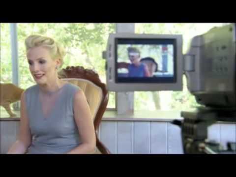 Gunilla Persson visar upp sina skådespelartalanger