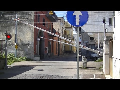 Spoorwegovergang Poggiomarino (I) // Railroad crossing // Passaggio a livello