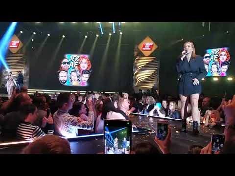 Kris Kross Amsterdam!! met Roxeanne Hazes!! @Ahoy Top 40 Qmusic awards 2023.