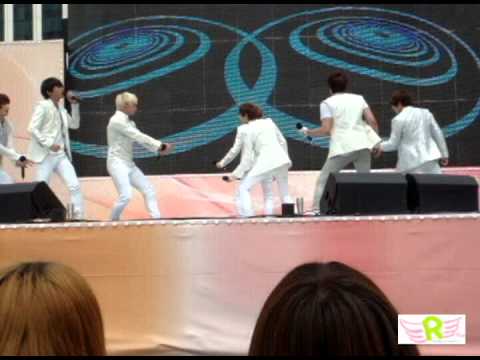120602 ukiss 돌아돌아(doradora)