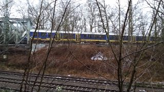 preview picture of video 'ERIXX BR 622 überquert die Bahnstrecke Hannover - Hamburg im Wilschenbrucher Wald'