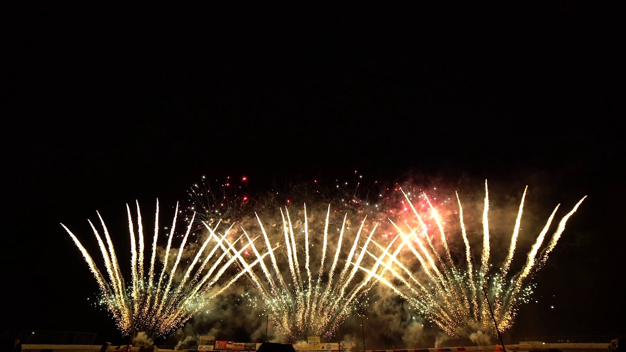 Wow! Professional 1.4g Fireworks Display - Pyro Spec Pro Grade WPA Pyro Rhapsody w/ Cobra