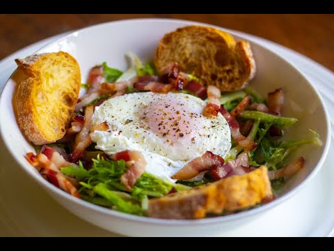 Salade Frisée aux Lardons
