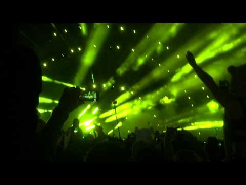 Deadmau5 B2B Eric Prydz - "Ghosts 'n Stuff - Chuckie Remix" @ HARD's Day of the Dead 2014