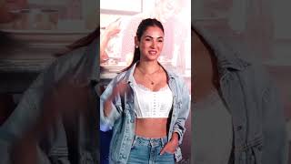 Jeans Attraction I Blue Jeans Sonal Chauhan #sonalchauhan #mpbmridu #shorts